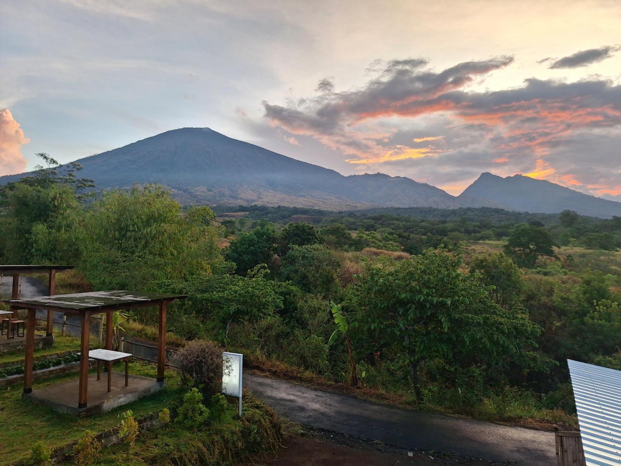 Family Rinjani Bungalow Sajang المظهر الخارجي الصورة
